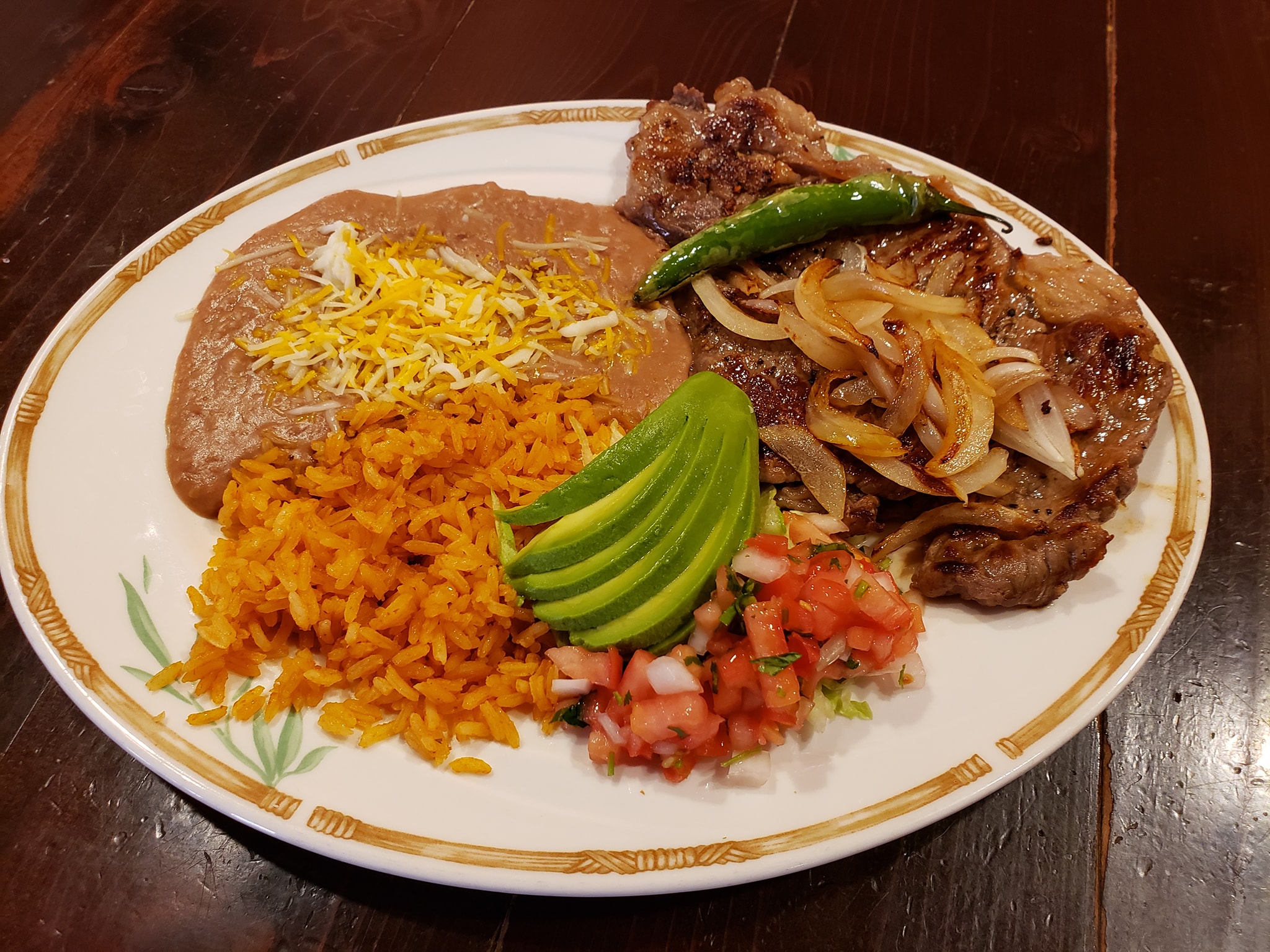 Dining room at Amigo's Lahaina in Napili Plaza